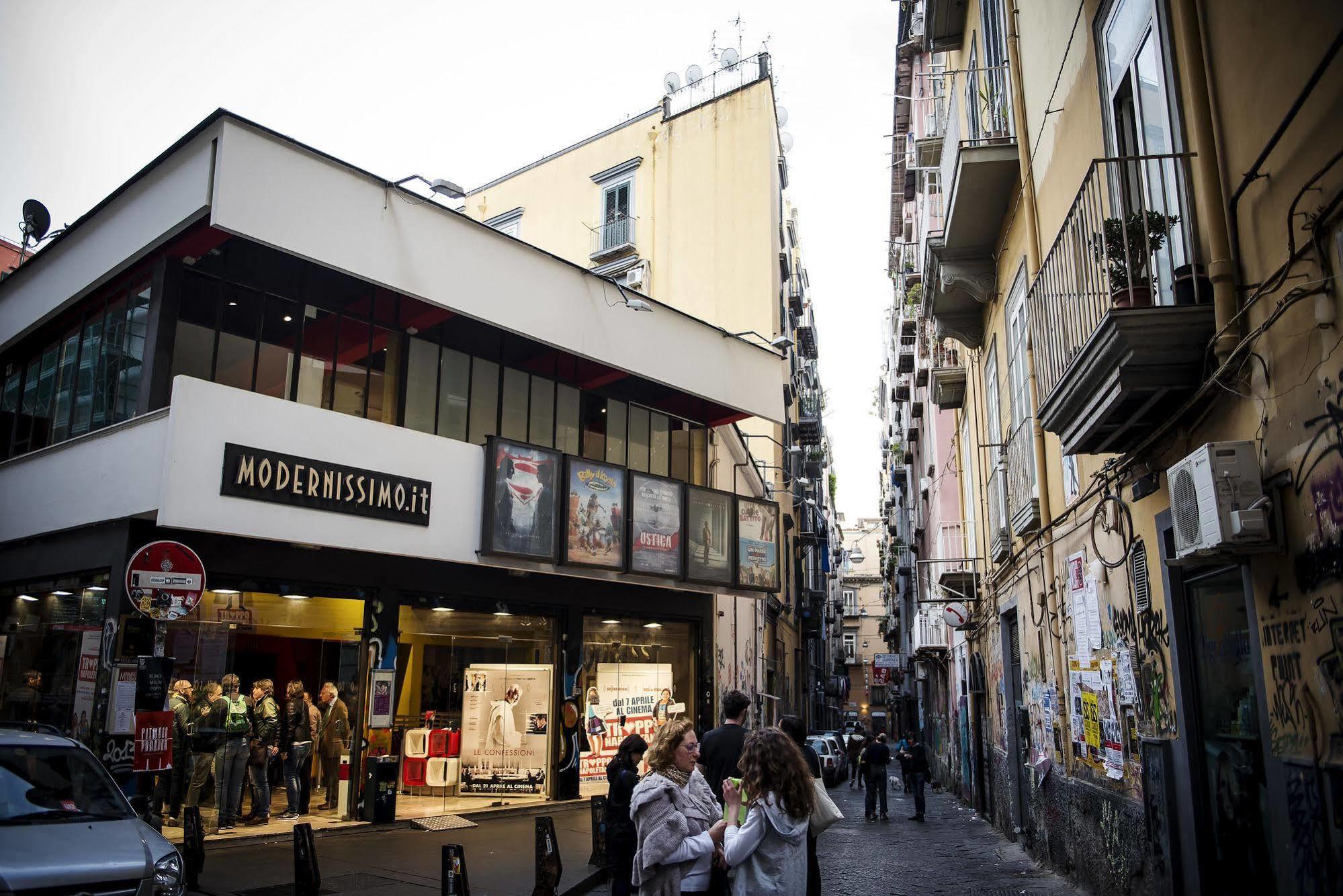 Отель Le 4 Stagioni Napoli Centro Экстерьер фото