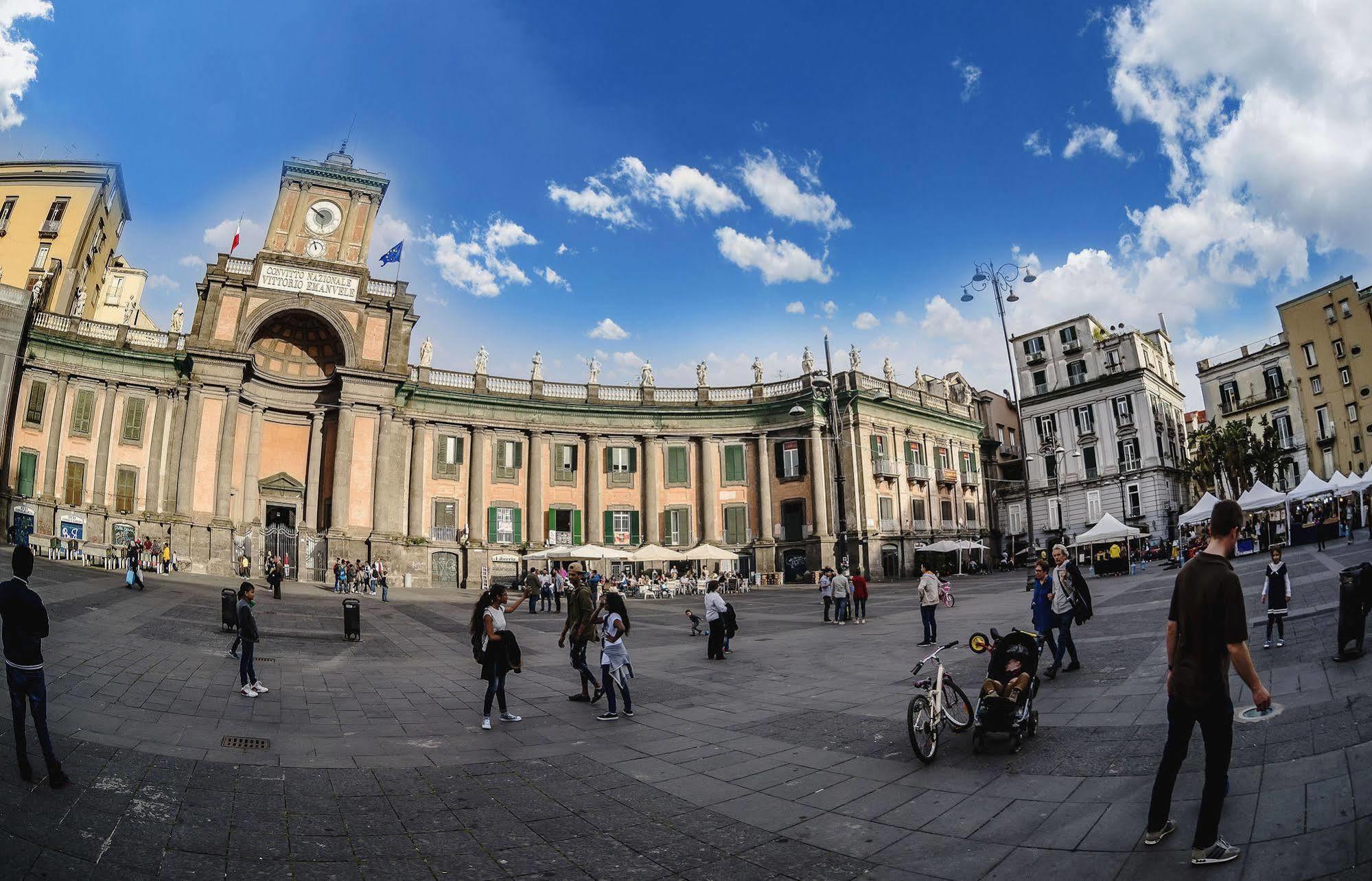 Отель Le 4 Stagioni Napoli Centro Экстерьер фото